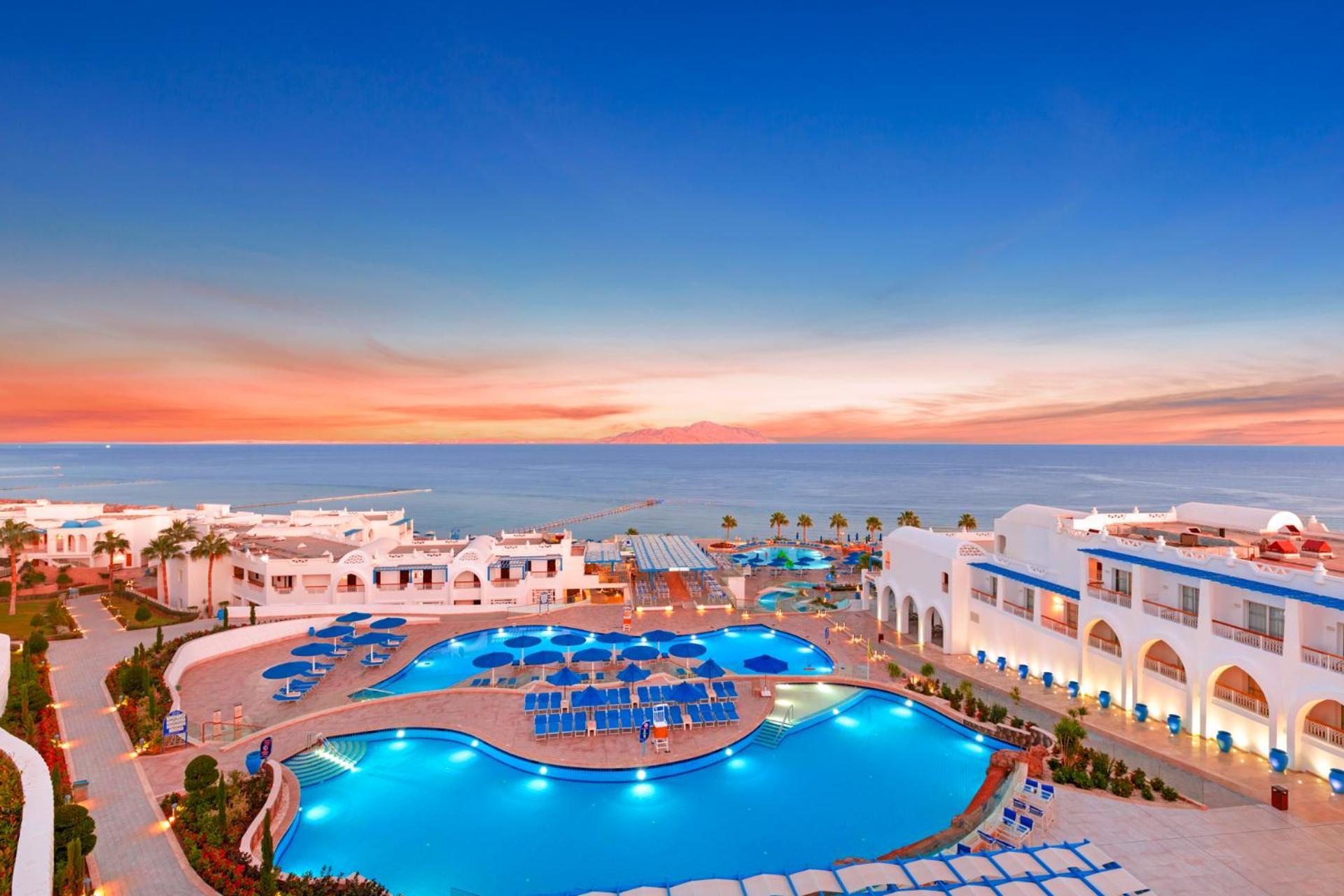 Pickalbatros Palace Sharm - "Aqua Park" Esterno foto Sunset at the Iberostar Grand Hotel Melia, Hurghada