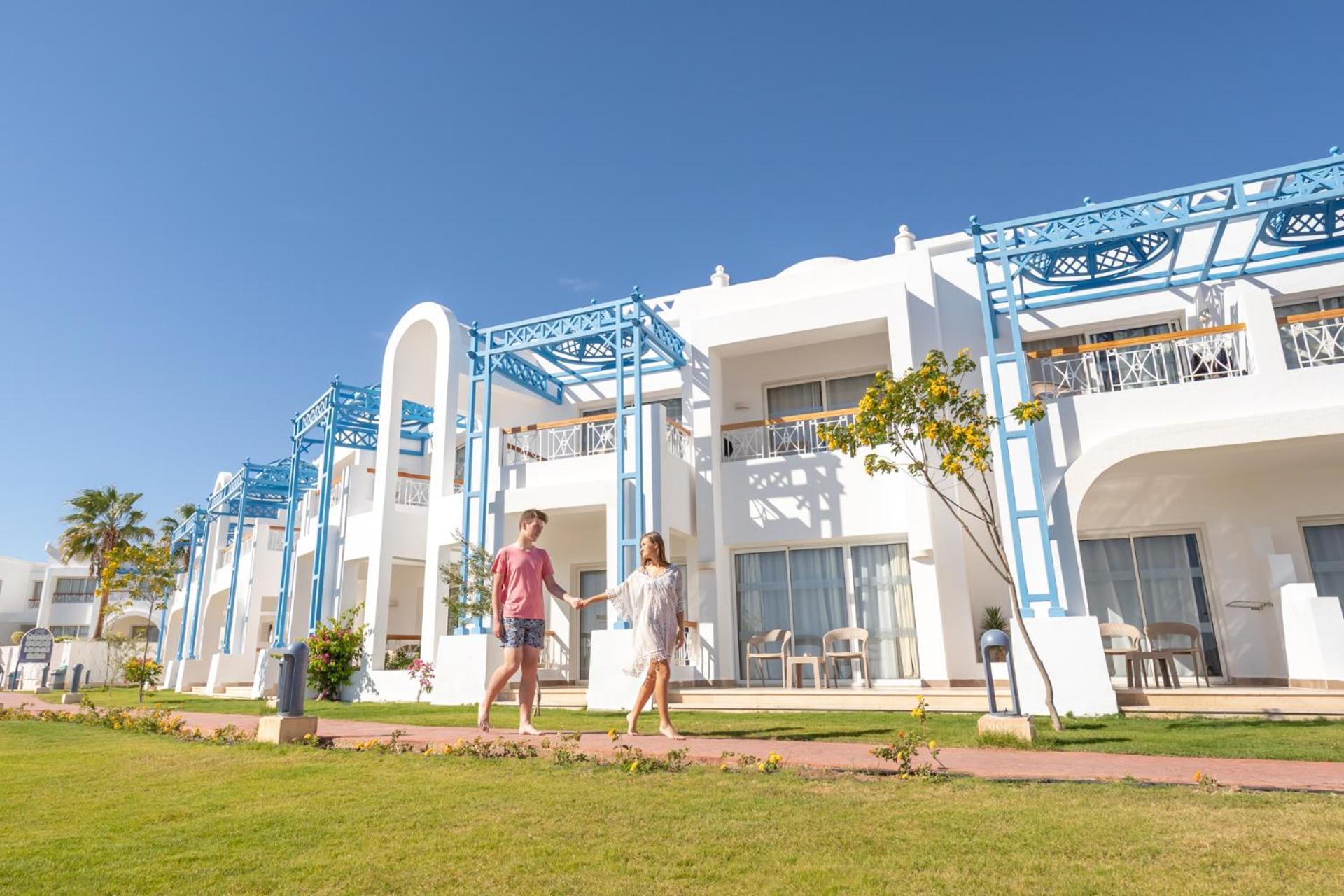 Pickalbatros Palace Sharm - "Aqua Park" Esterno foto A resort in Hurghada